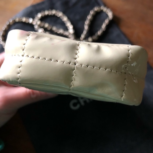 Chanel mini crossbody - Picture 4 of 8